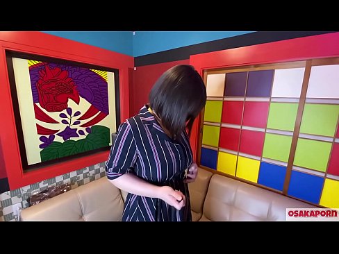 ❤️ Puttana giapponese con grandi tette si masturba con sex toys e ha un orgasmo. Parla in un'intervista della sua esperienza di scopata. Tette enormi e figa pelosa che geme forte. Osakaporn ☑ Super pornoal it.xxxtun.ru ❌️❤